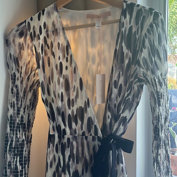 Maxi wrap dress with black velvet tie detail - Picture 2 of 7